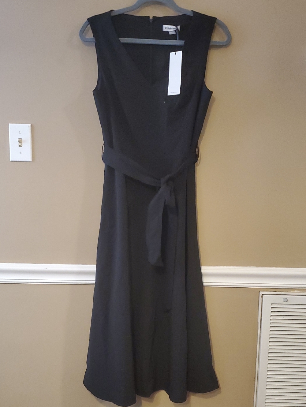 Calvin Klein Black V-Neck Sleeveless A-Line Midi Dress Size 6 NWT'S - Picture 2 of 10